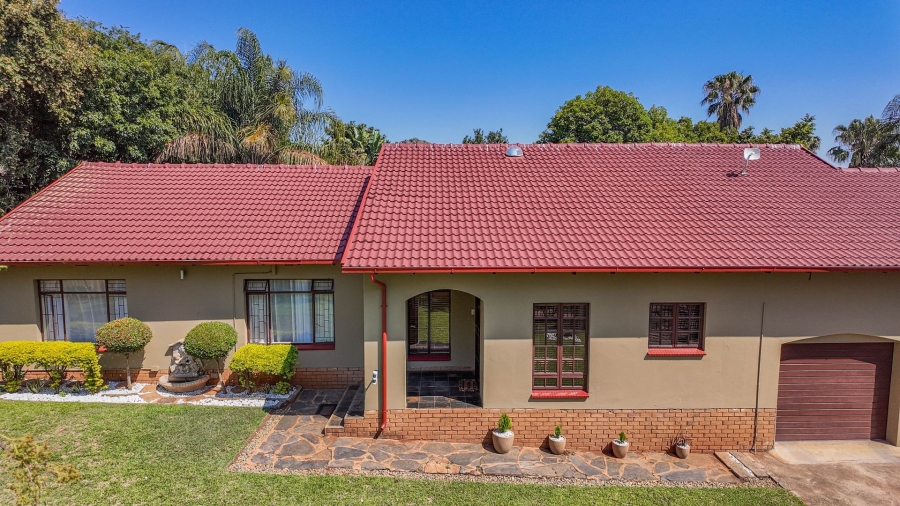 3 Bedroom Property for Sale in Safari Gardens North West